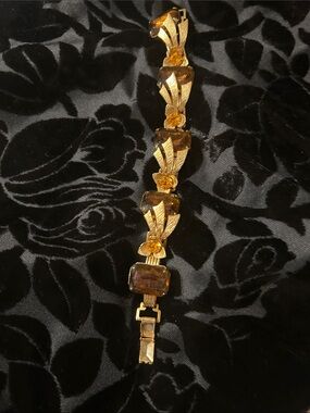 Gold Tone Amber Glass Link Bracelet